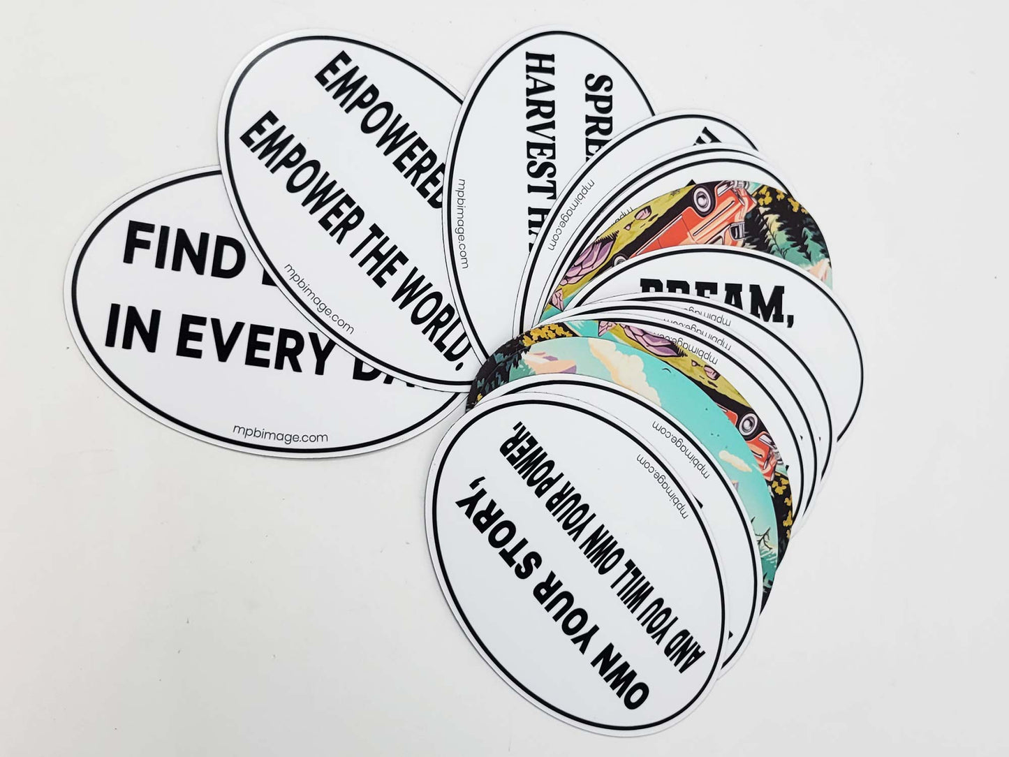 "FIND BEAUTY IN EVERY DAY." Oval Magnet